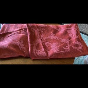 Tablecloths - round and rectangular